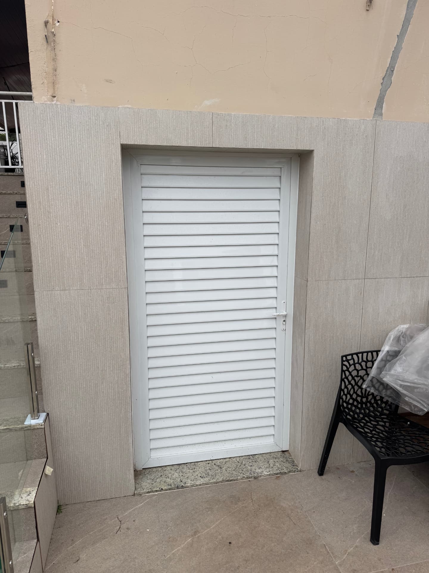 Porta veneziana de alumínio branca